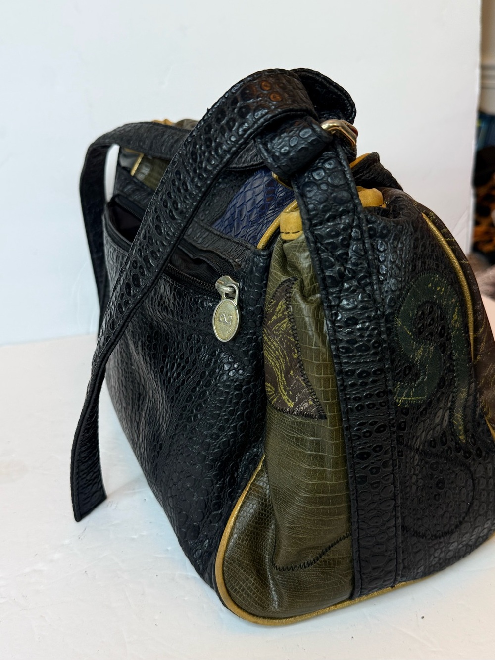 Vintage Artisan Abstract Patchwork Shoulder Bag in Green and Gold - Picture 4 of 9
